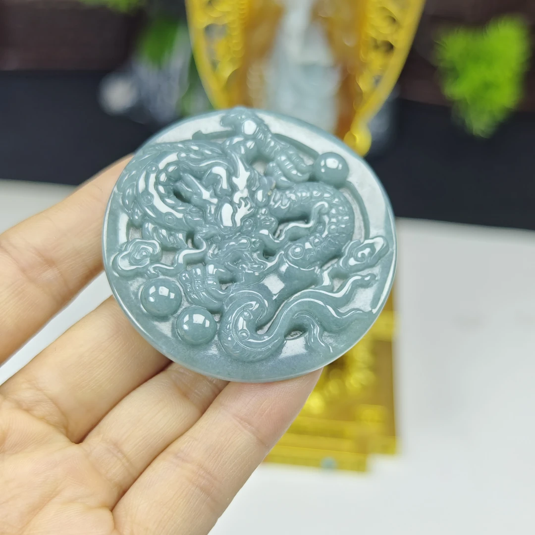 天然a货龙牌翡翠吊坠,尺寸51.6*5.3mm,多样性发货