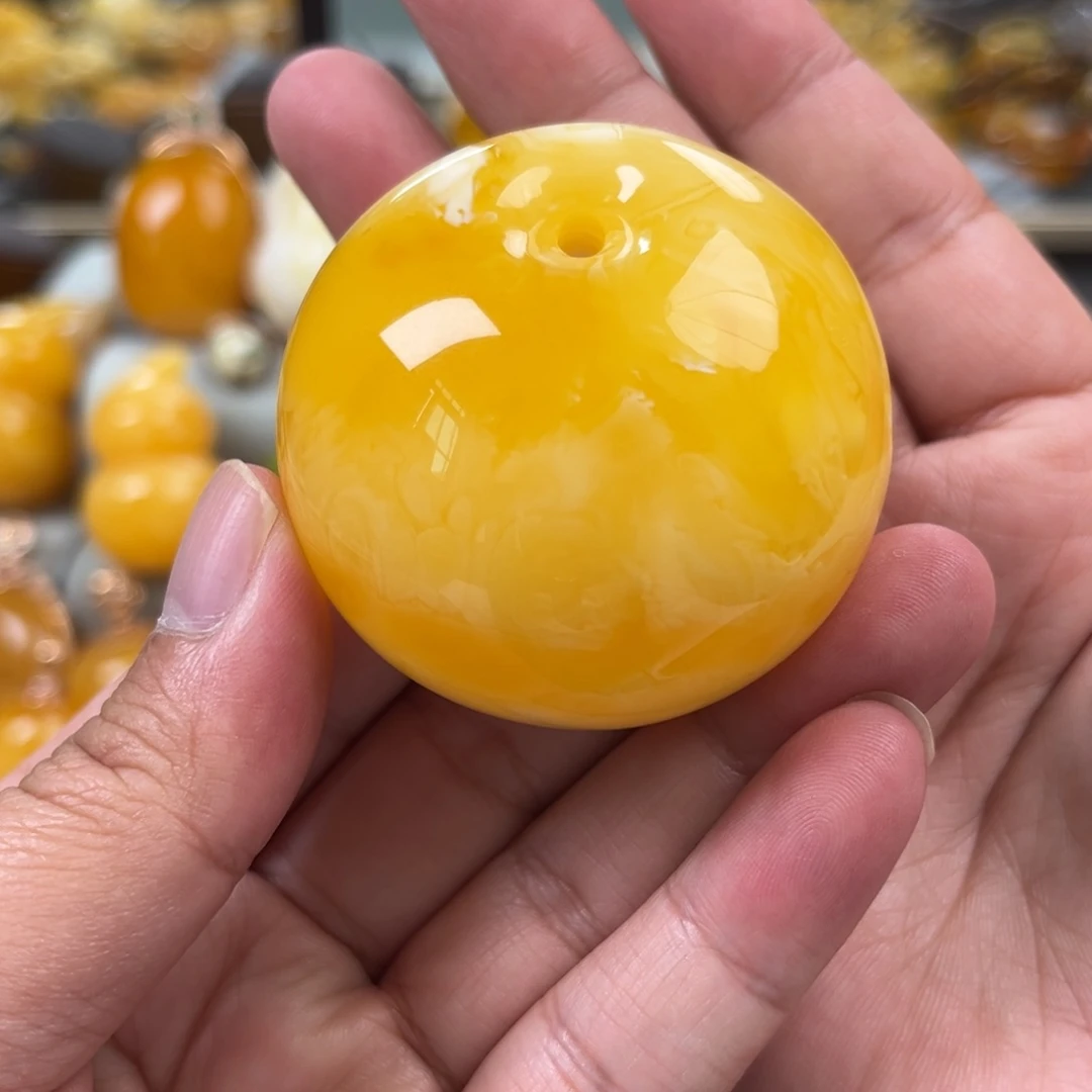 蜜蜡未镶嵌珠宝奇石