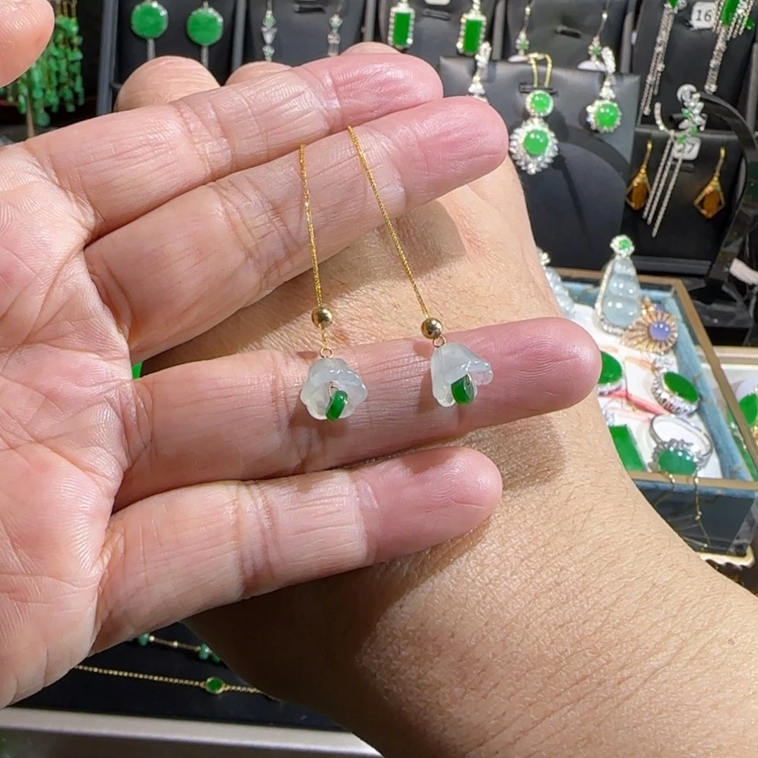 翡翠18K金镶嵌颈饰耳线