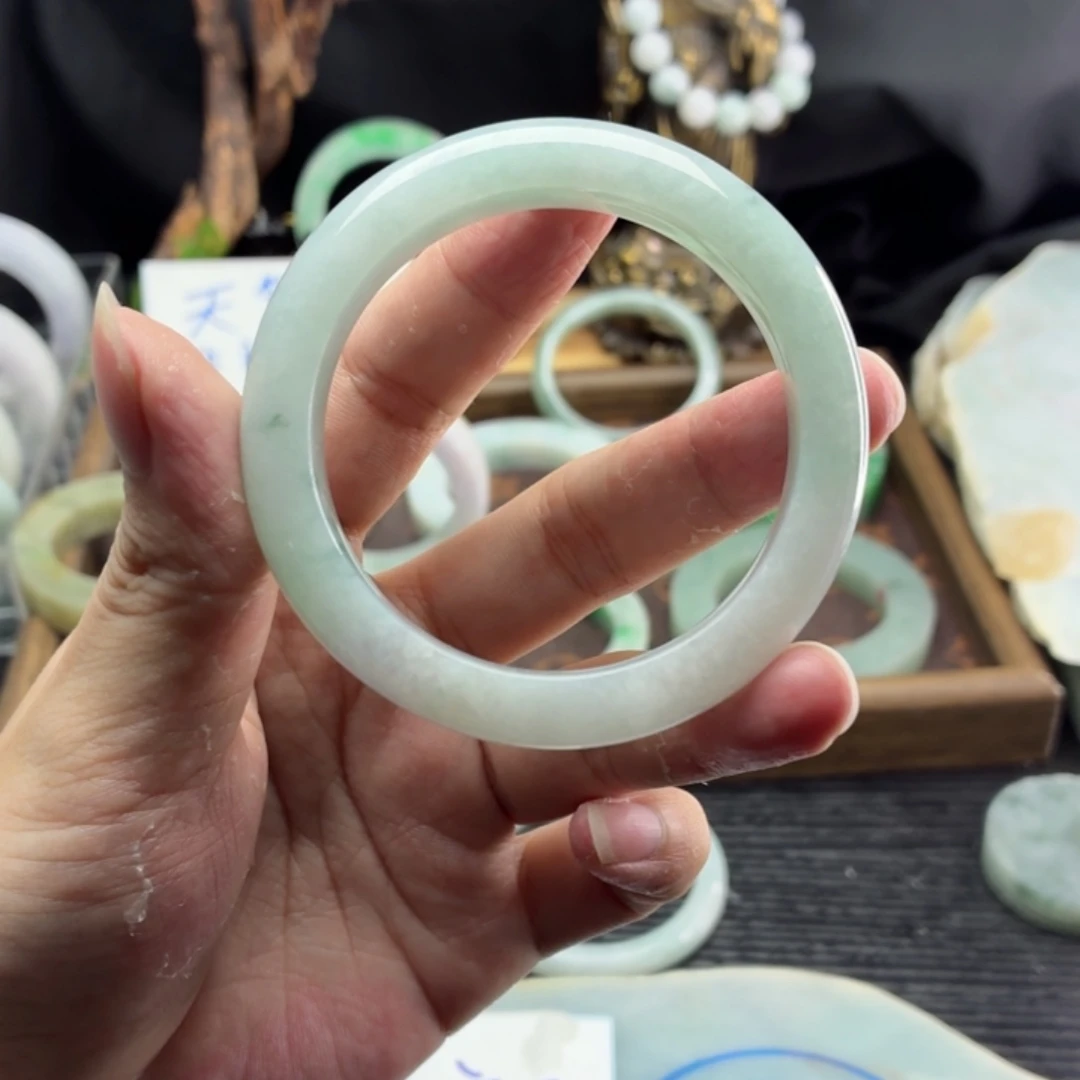 定制翡翠未镶嵌天然翡翠A货毛胚手镯