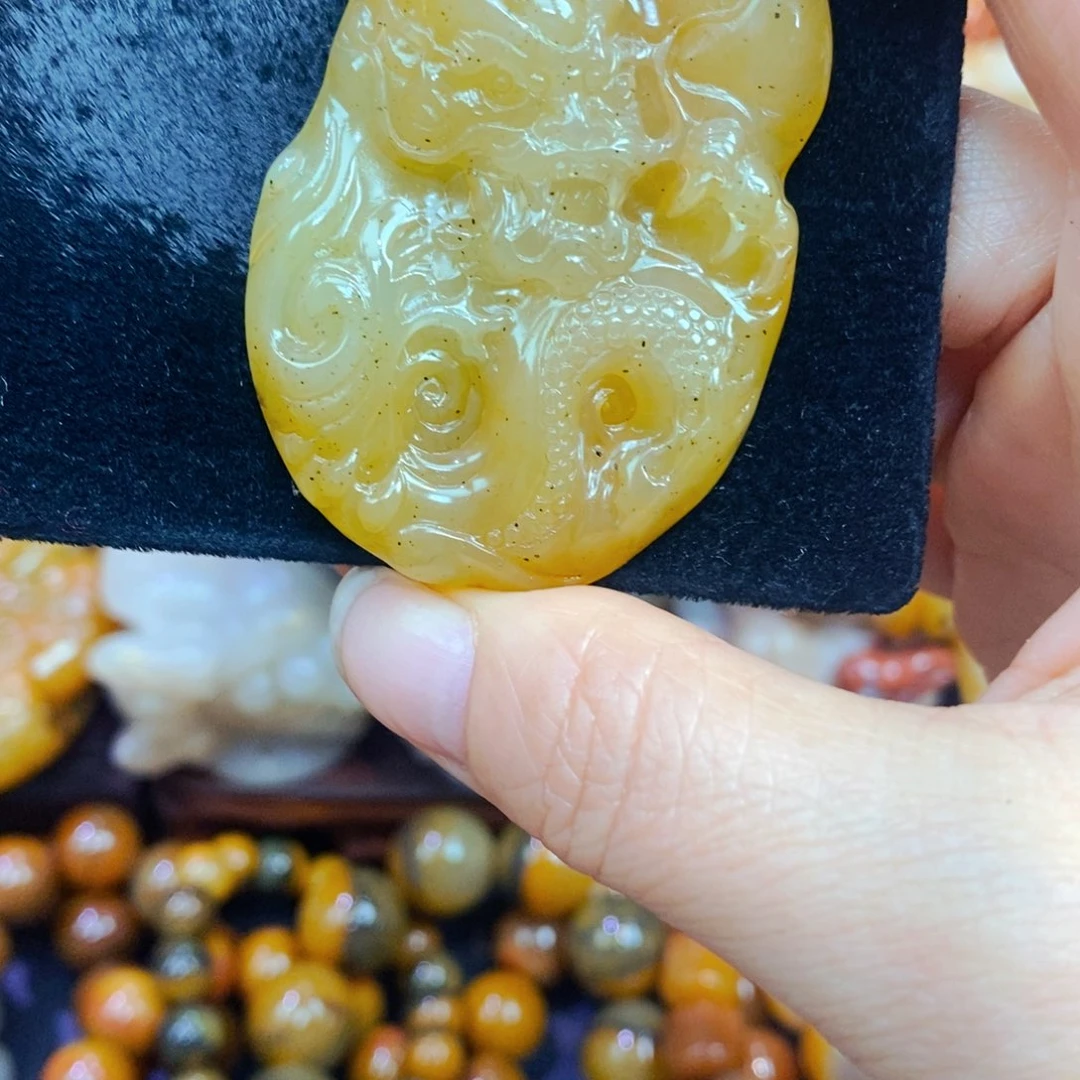 未镶嵌石英质玉（黄龙玉）吊坠(不含链)