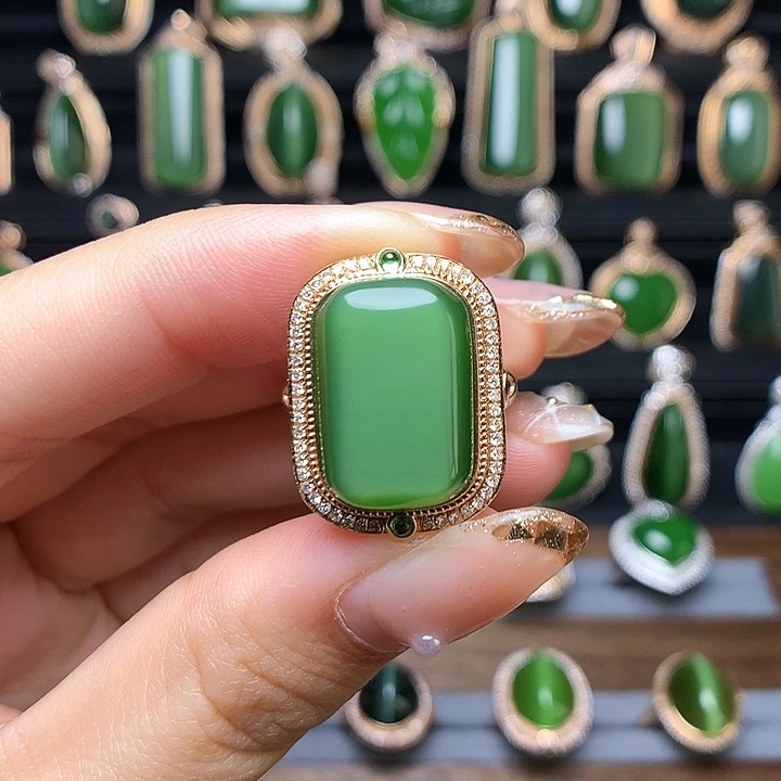 和田玉首饰18K金镶嵌