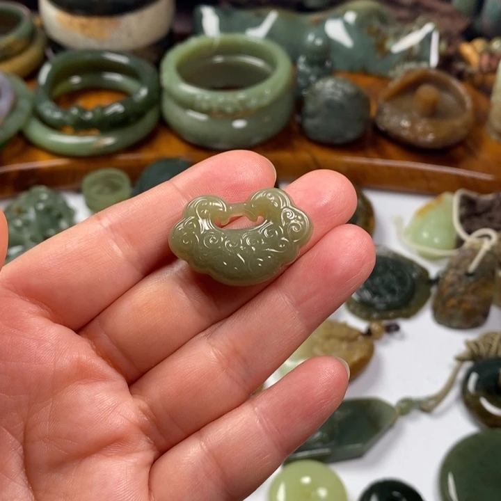 和田玉（糖玉）未镶嵌手镯