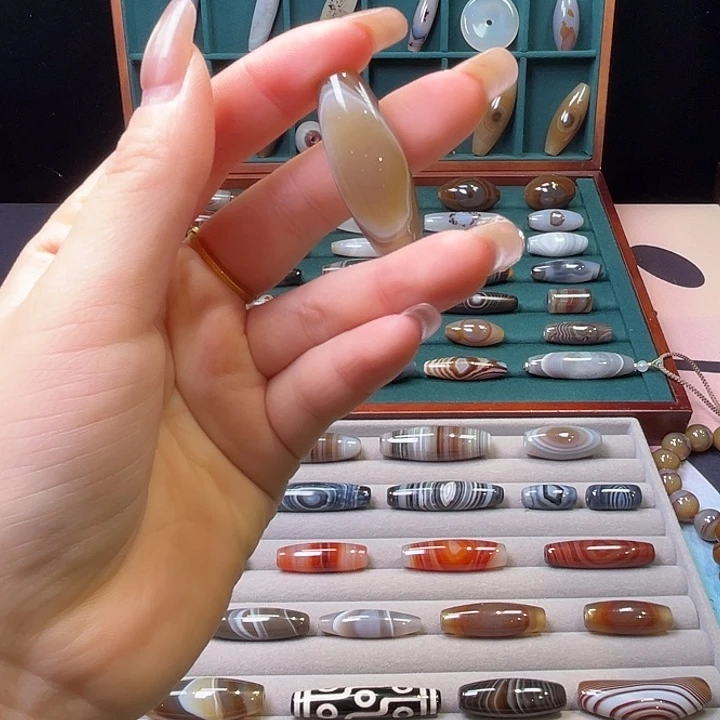 玛瑙/玉髓未镶嵌吊坠(赠链)