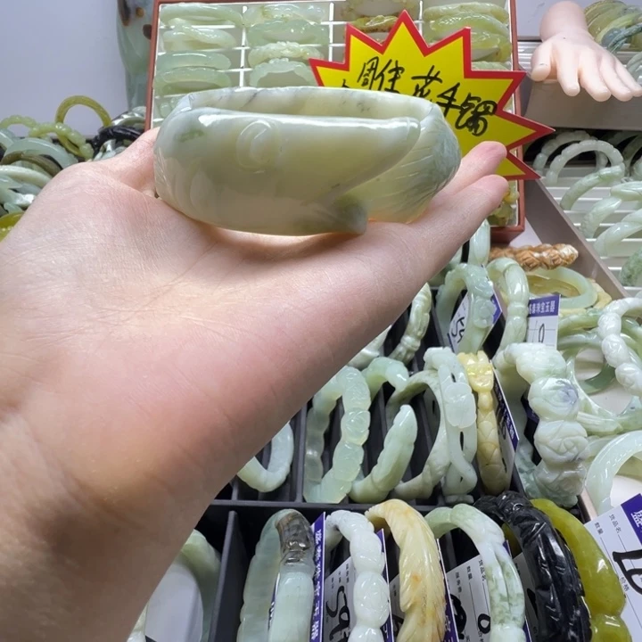 教***父蛇纹石玉未镶嵌手镯