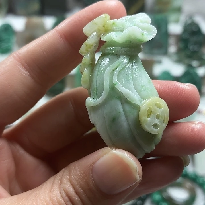 独山玉未镶嵌吊坠