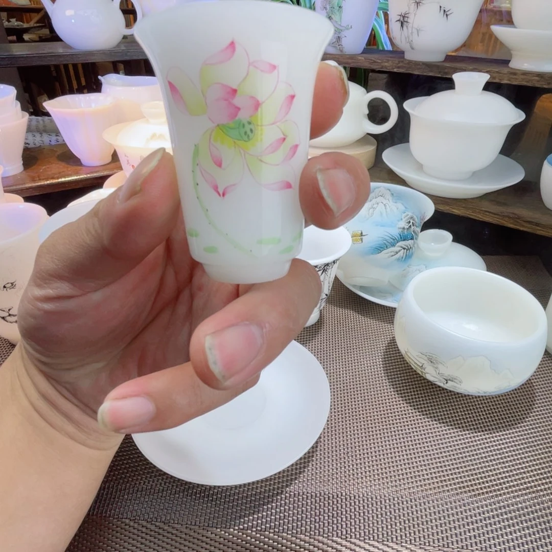 手绘的画法和绘画技法等内容进行了