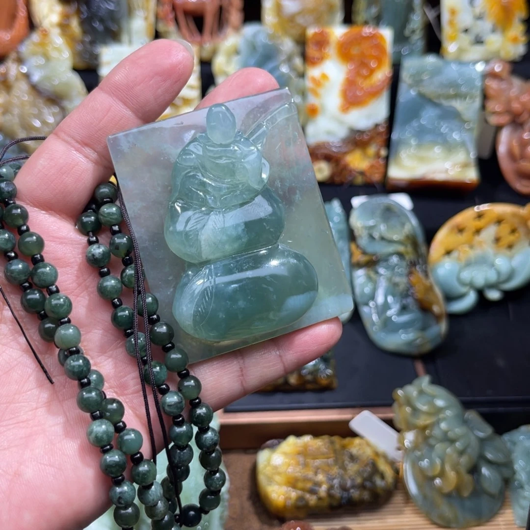 蛇纹石玉未镶嵌颈饰