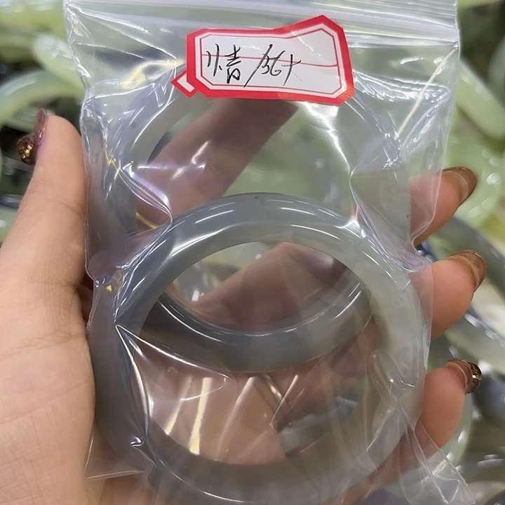 小***情蛇纹石玉未镶嵌岫玉手镯