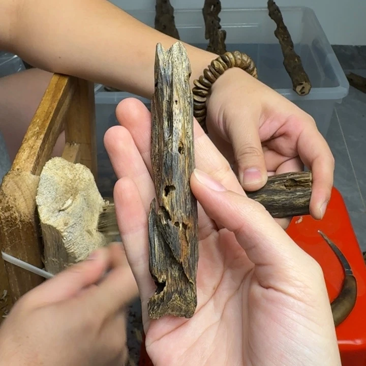 沉香碎屑沉香白棋块料9克