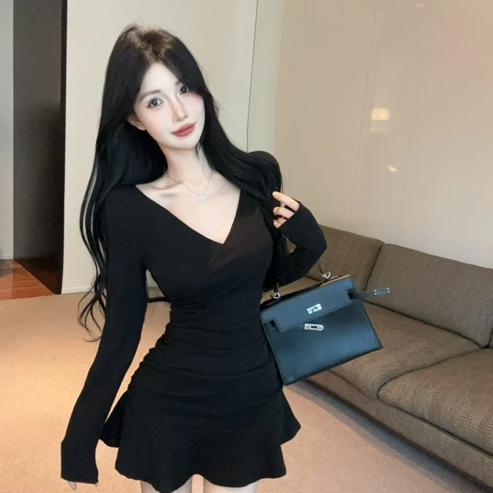 辣妹性感V领紧身包臀短裙长袖打底连衣裙女荷叶边设计感A字裙短裙