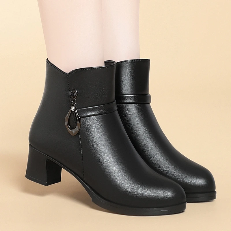 妈妈鞋冬季加绒冬鞋中年秋冬女鞋中老年保暖短靴中跟防滑皮鞋棉鞋