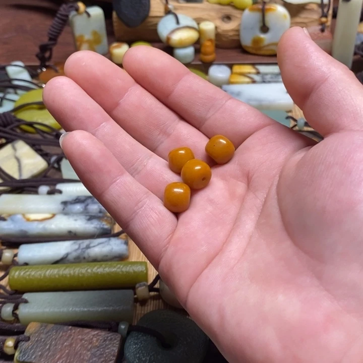 蛇纹石玉挂件未镶嵌屯*张