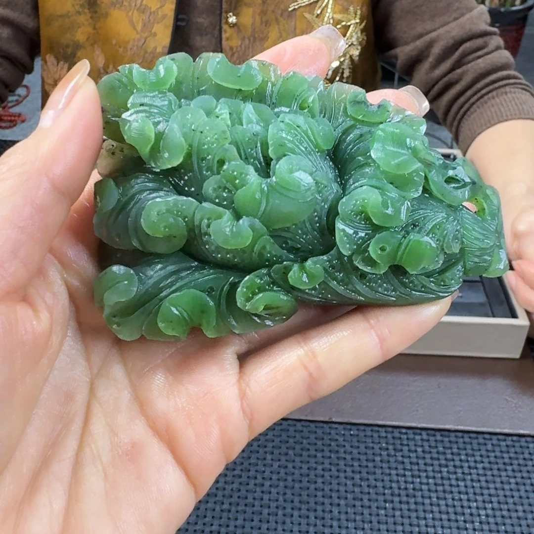 颈饰未镶嵌和田玉（碧玉）