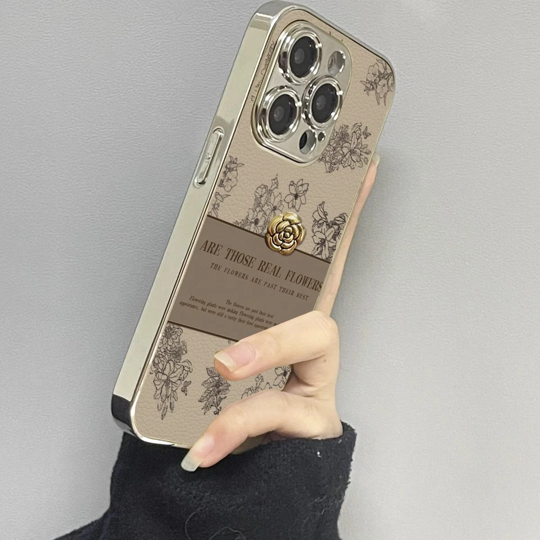 复古山茶花立体公仔适用苹果16promax手机壳新款iPhone15pro电镀