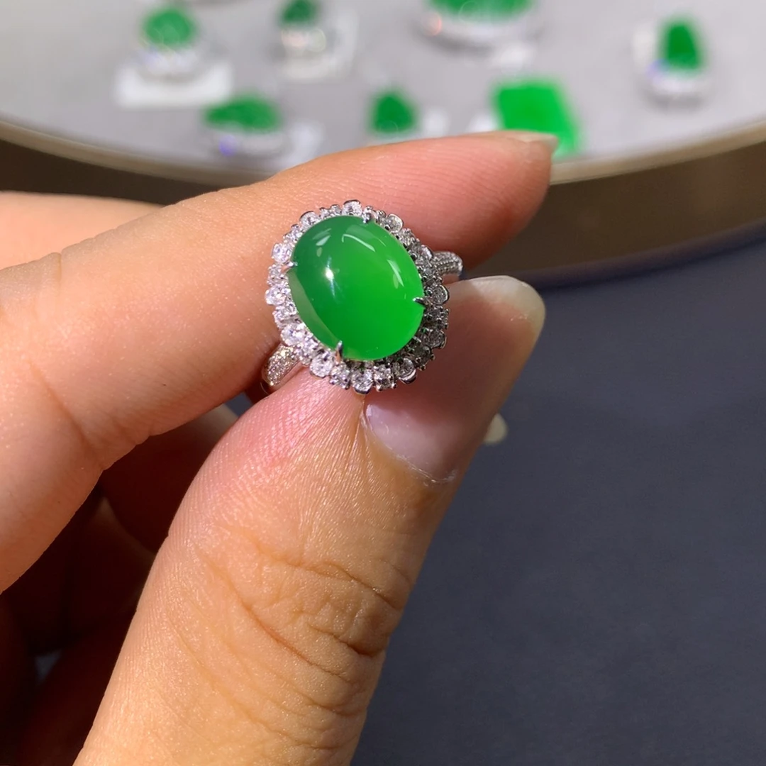 翡翠戒指18K金镶嵌翡翠