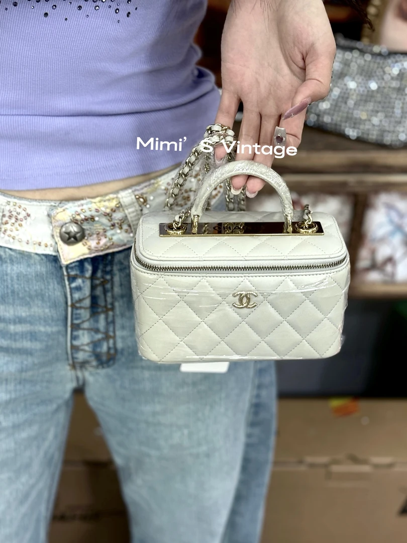 99新 Chanel/香奈儿 灰色手柄长盒子 带镜子（芯片）