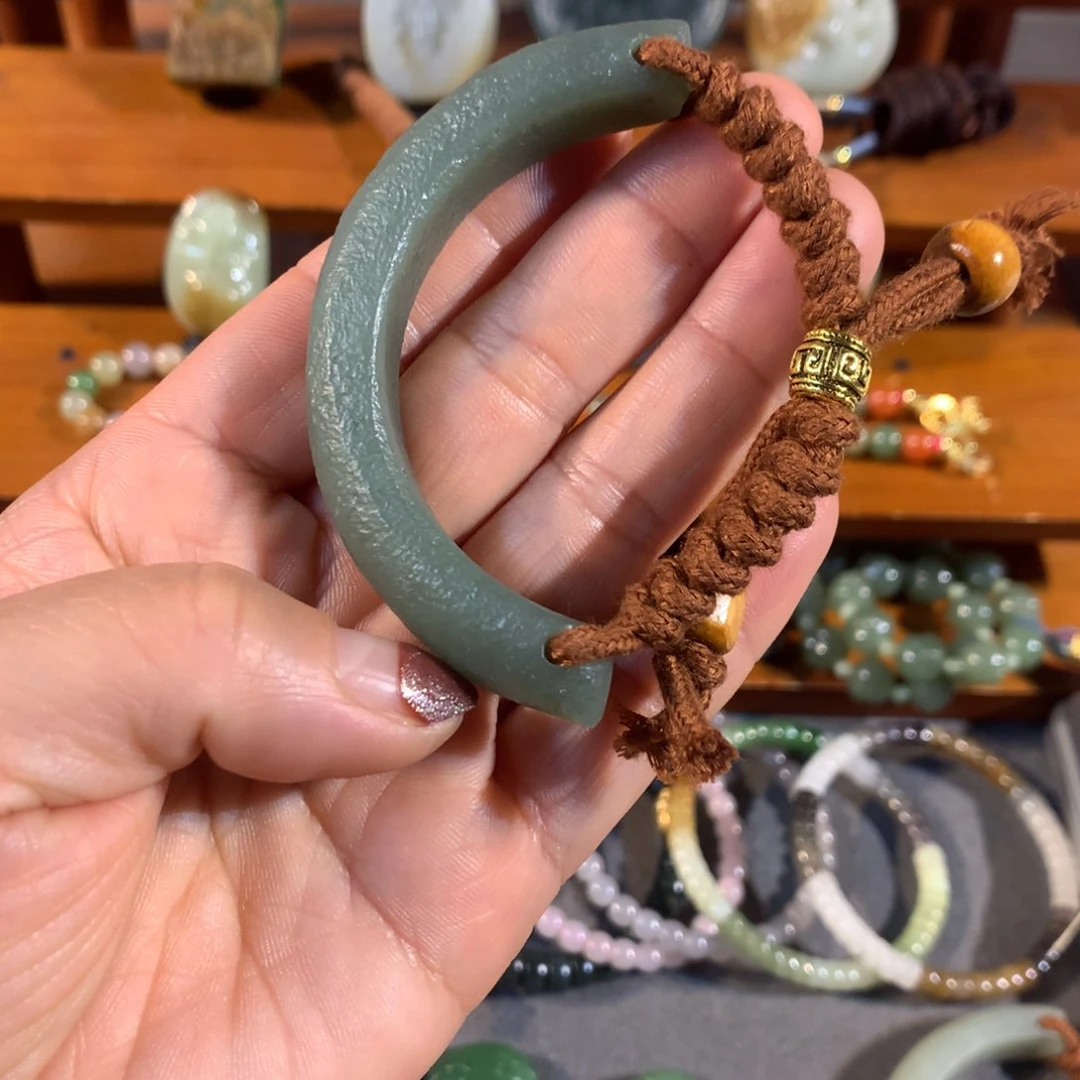 和田玉（糖玉）颈饰未镶嵌