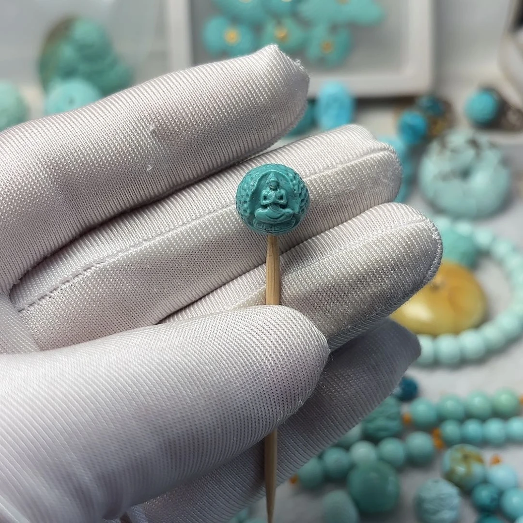 绿松石未镶嵌雕刻件