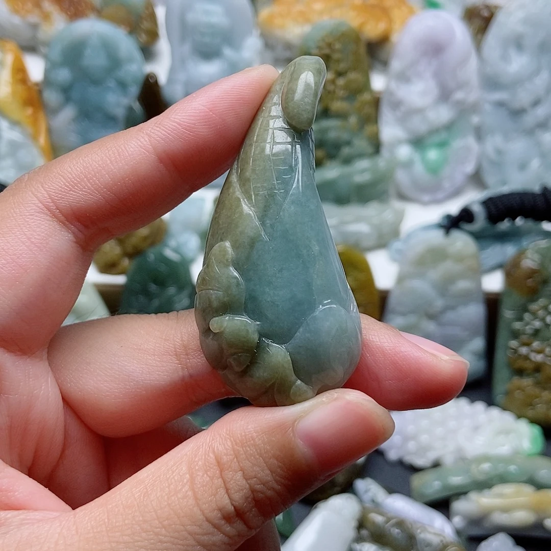 翡翠未镶嵌颈饰翡翠