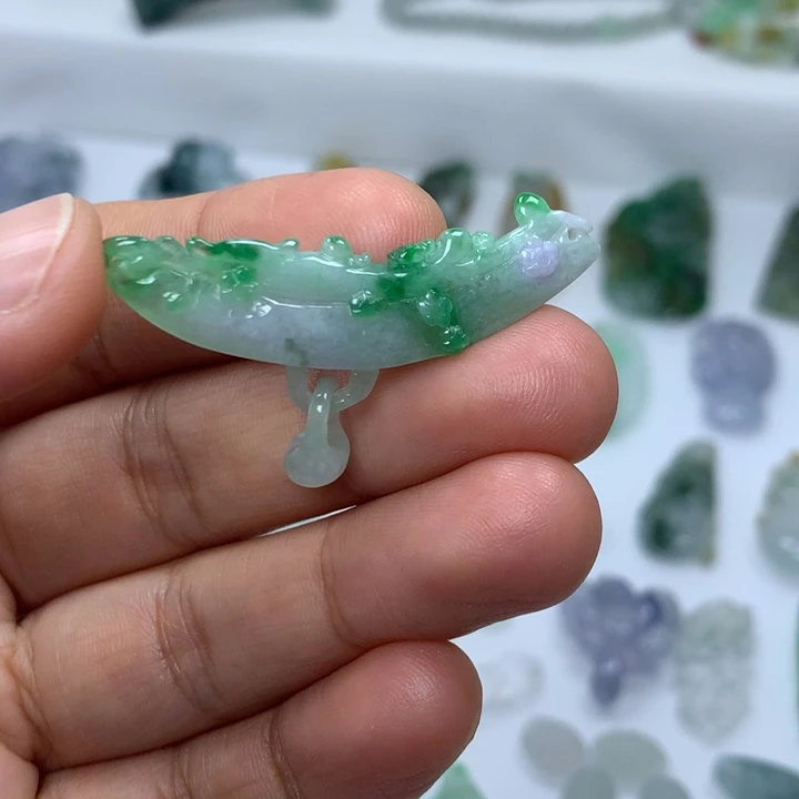 翡翠未镶嵌吊坠(不含链)