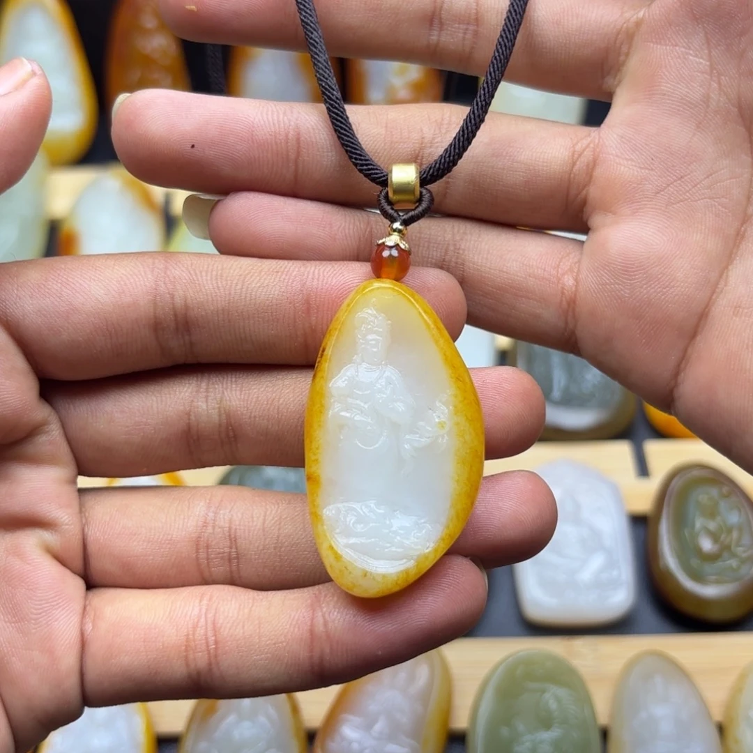 和田玉未镶嵌颈饰