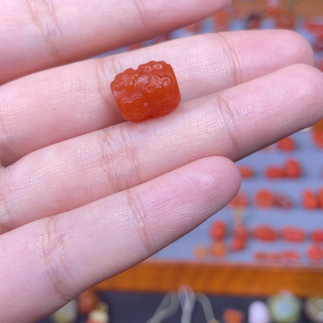 小***橙未镶嵌梅花桶珠南红玛瑙