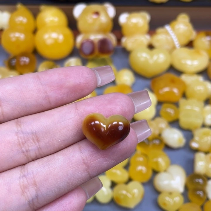 琥珀未镶嵌珠宝奇石