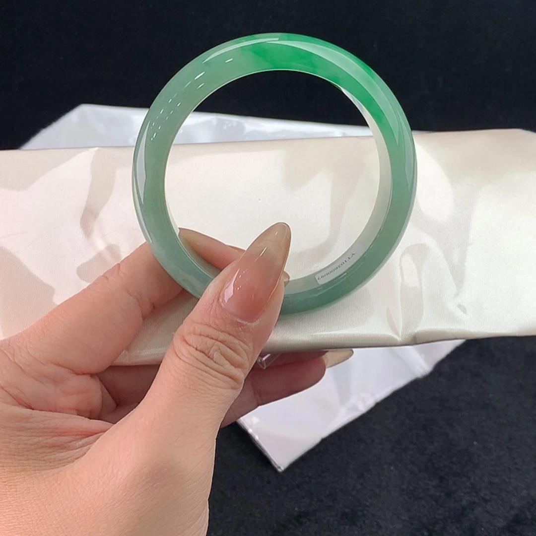 【闪购商品】未镶嵌手镯翡翠正57