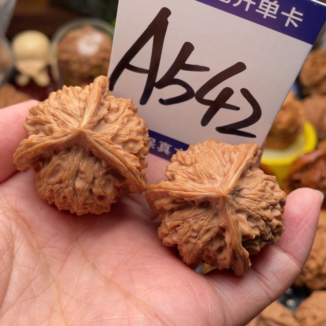 把件桃核盘山三棱36