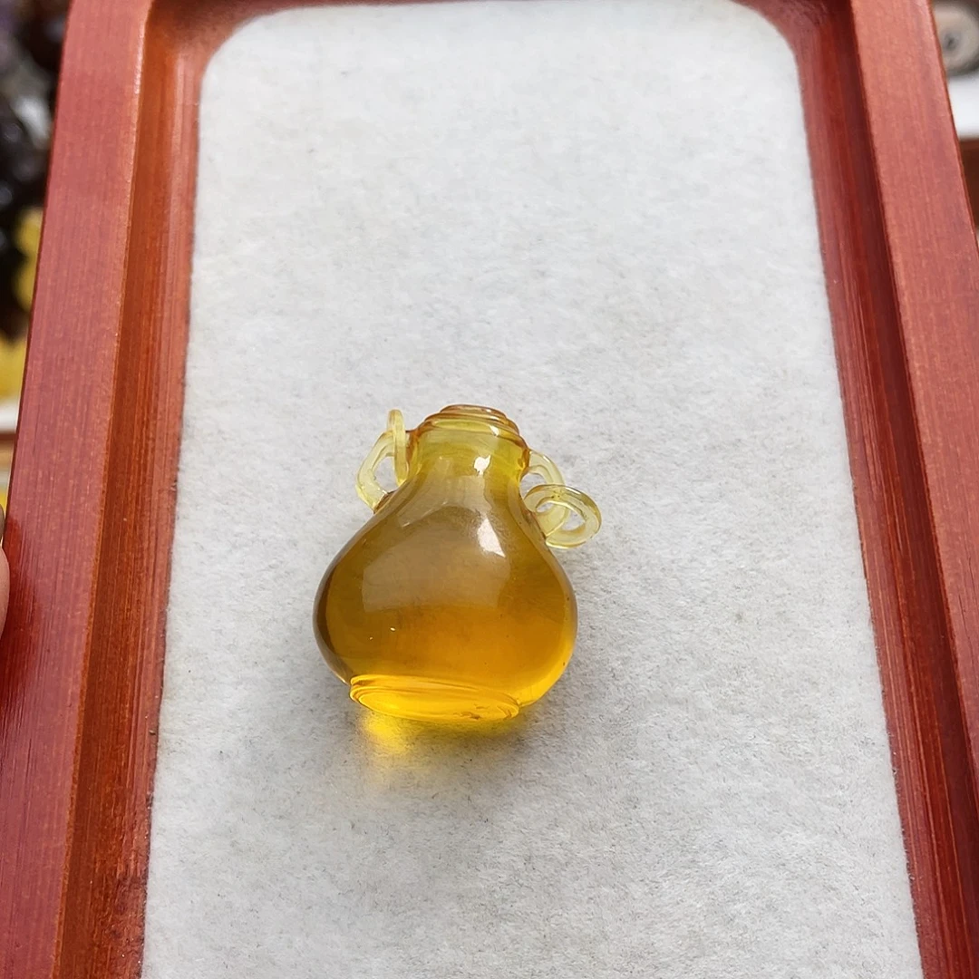 琥珀吊坠(赠链)未镶嵌