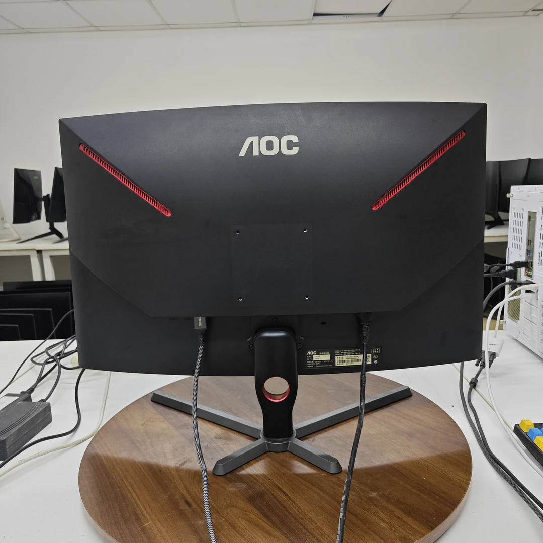 9新 AOC 9新 AOC 32寸曲面1K165HZ电竞高刷高清游戏吃鸡显示屏