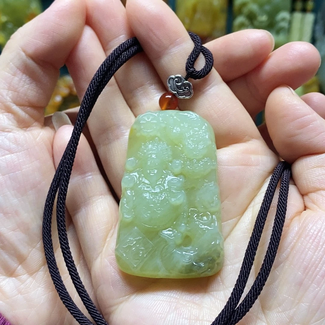 岫玉未镶嵌吊坠(赠链)