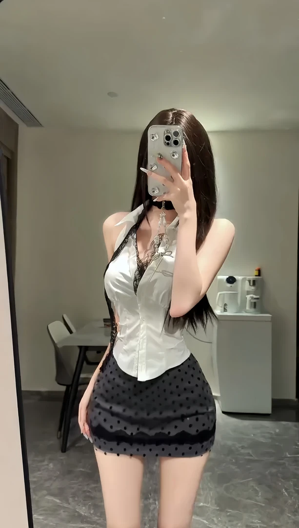 涩谷辣妹 纯欲风蕾丝拼接挂脖衬衫上衣修身显瘦波点性感包臀短裙