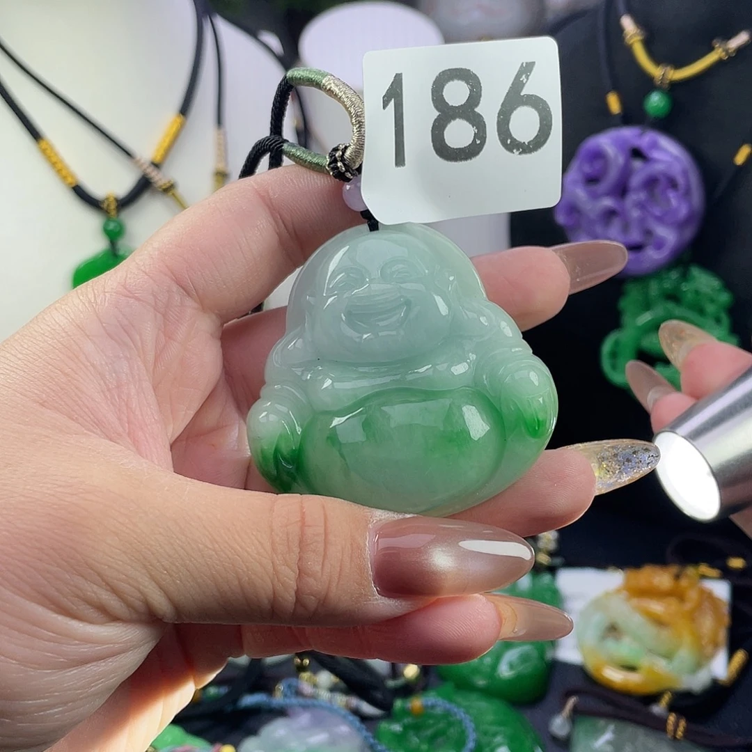 翡翠未镶嵌吊坠(赠链)