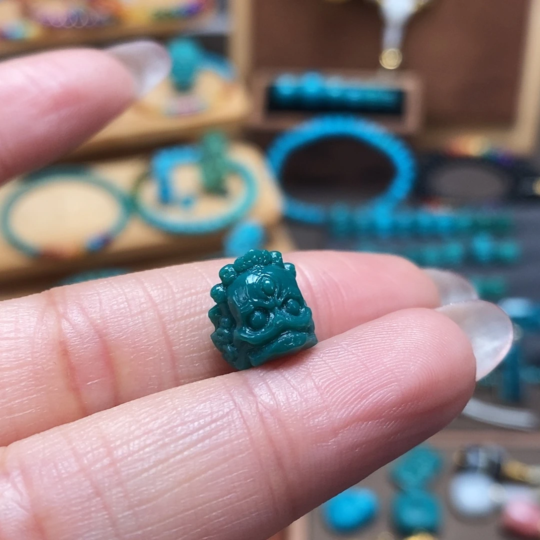 绿松石未镶嵌珠宝奇石