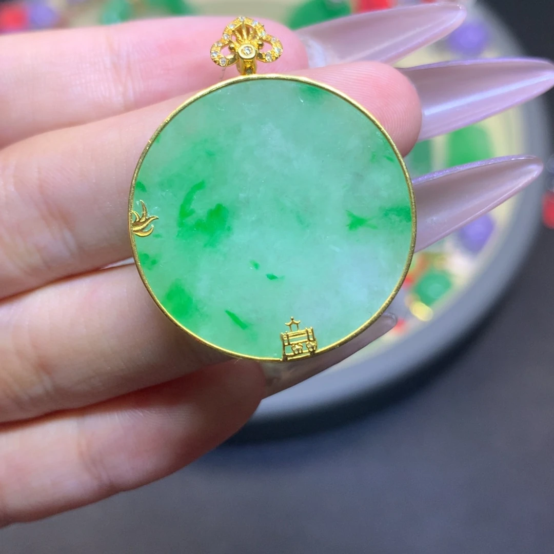 翡翠18K金镶嵌颈饰