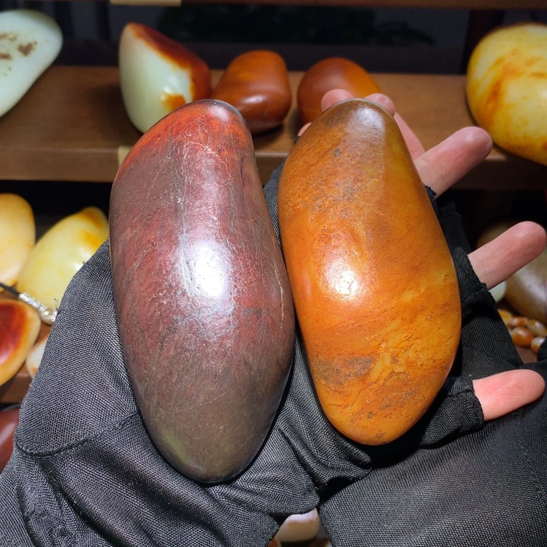 刺***客和田玉未镶嵌颈饰