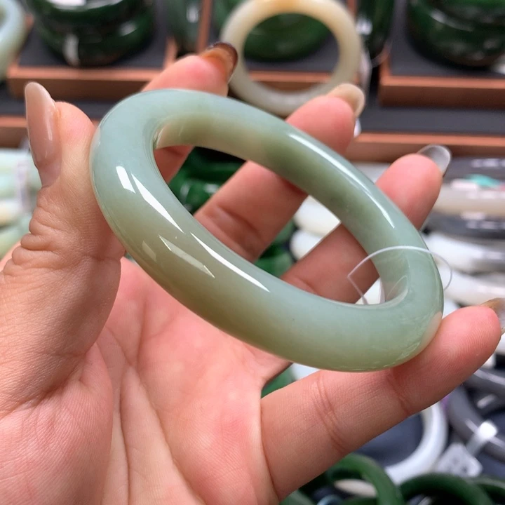 【闪购商品】未镶嵌手镯和田玉