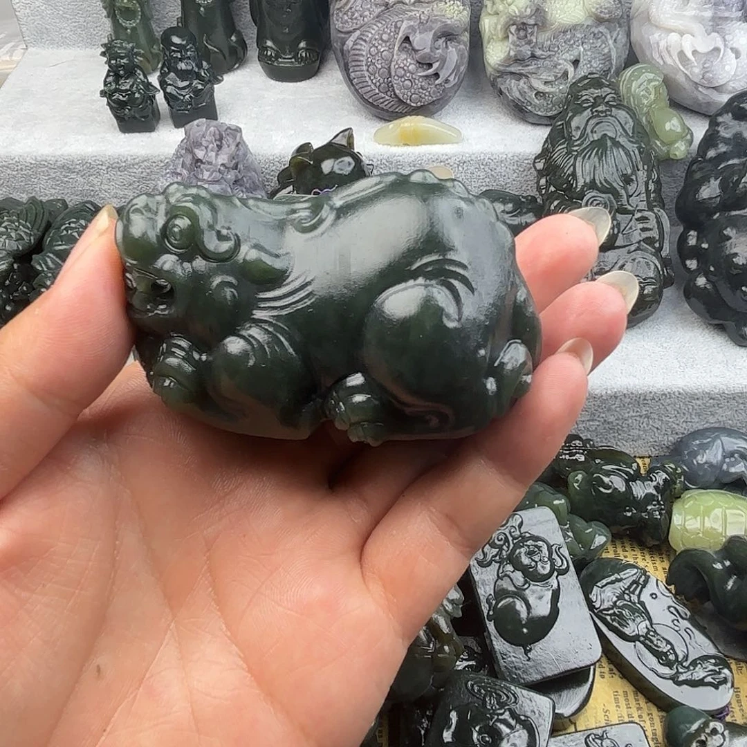 颈饰未镶嵌和田玉（糖玉）