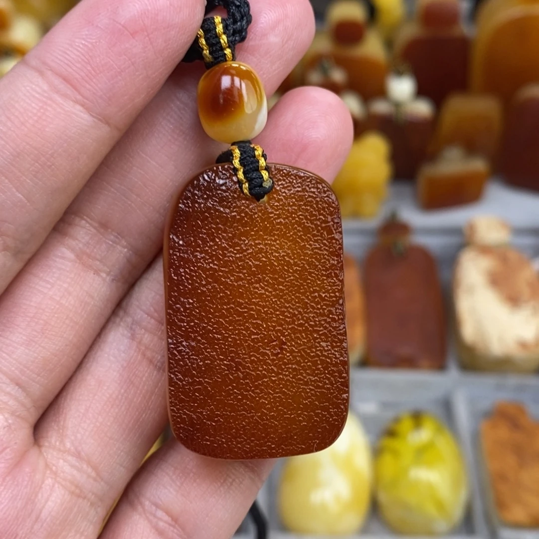 蜜蜡未镶嵌珠宝奇石