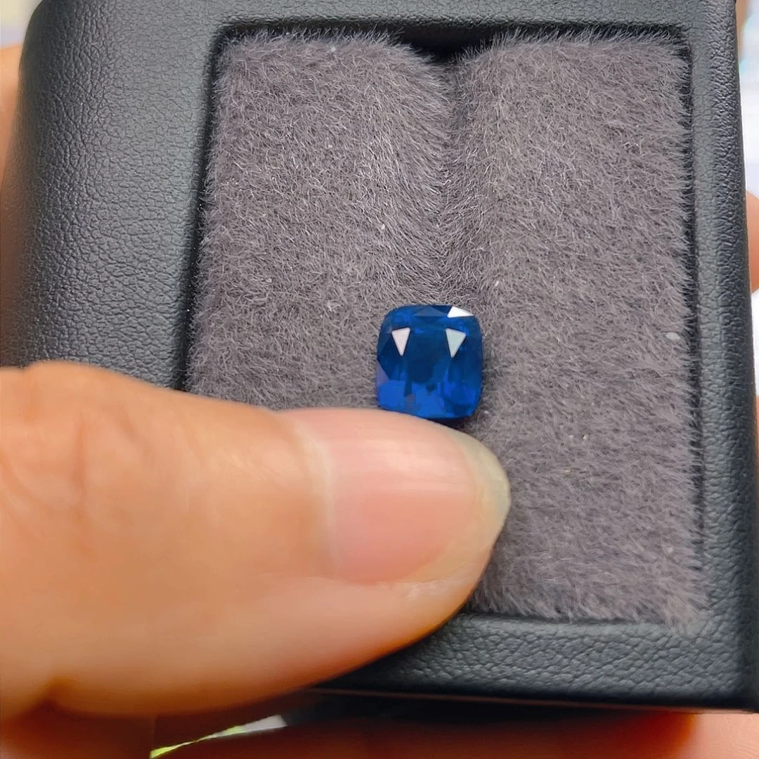 蓝宝石裸石未镶嵌