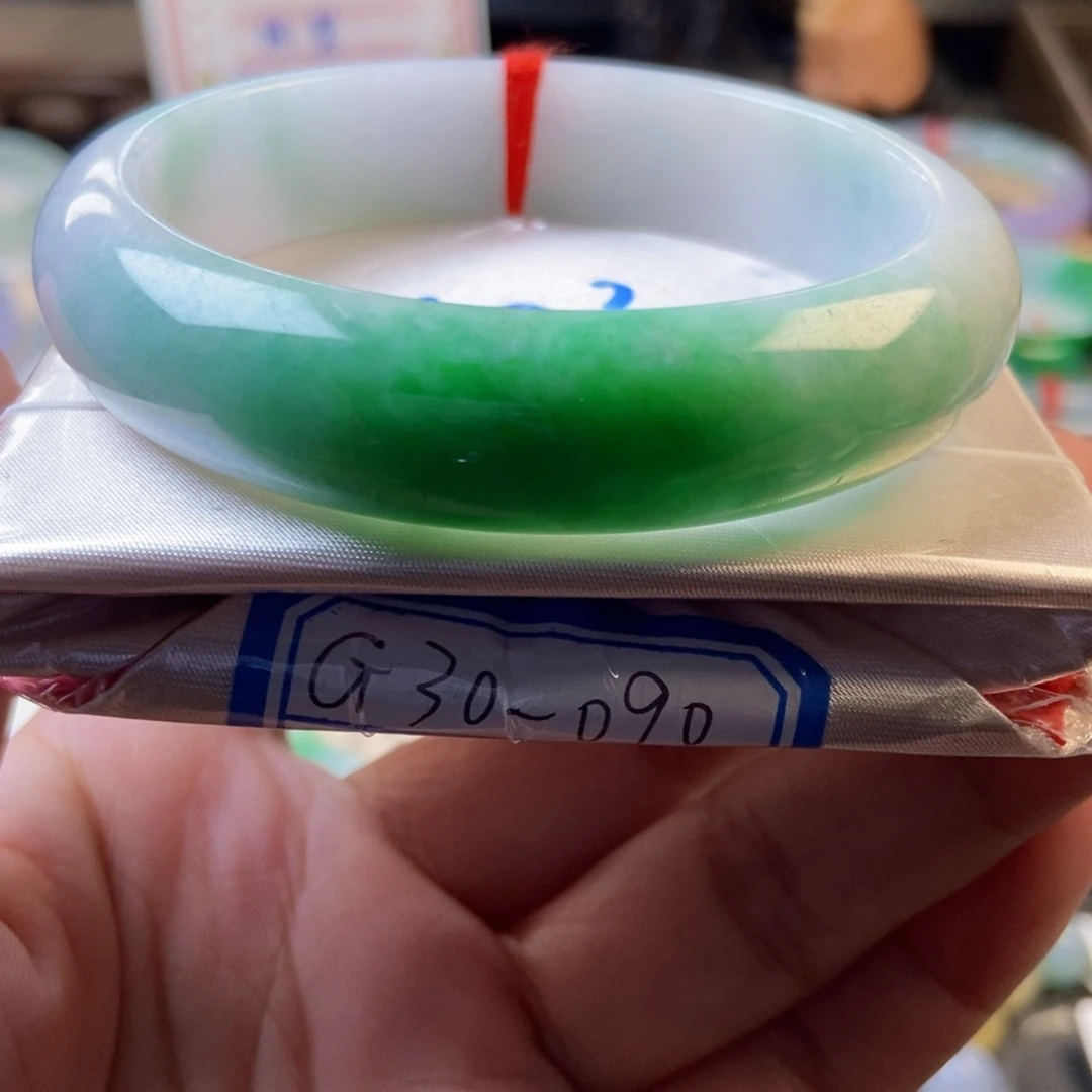 翡翠未镶嵌手镯35白底青