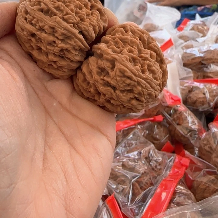 文玩核桃吊坠不****方南疆40