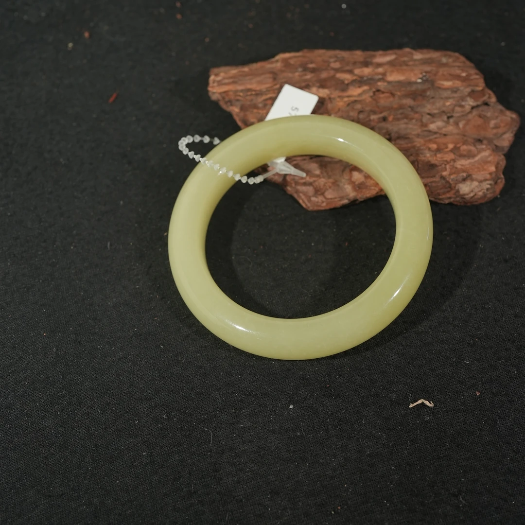 1.1香港王老板-和田玉手镯7z159