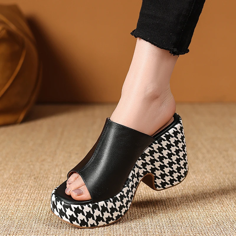 10cm坡跟露趾拖鞋女夏季外穿防水台高跟真皮一字拖小香风厚底凉鞋