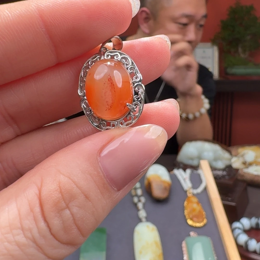 南红玛瑙合金颈饰