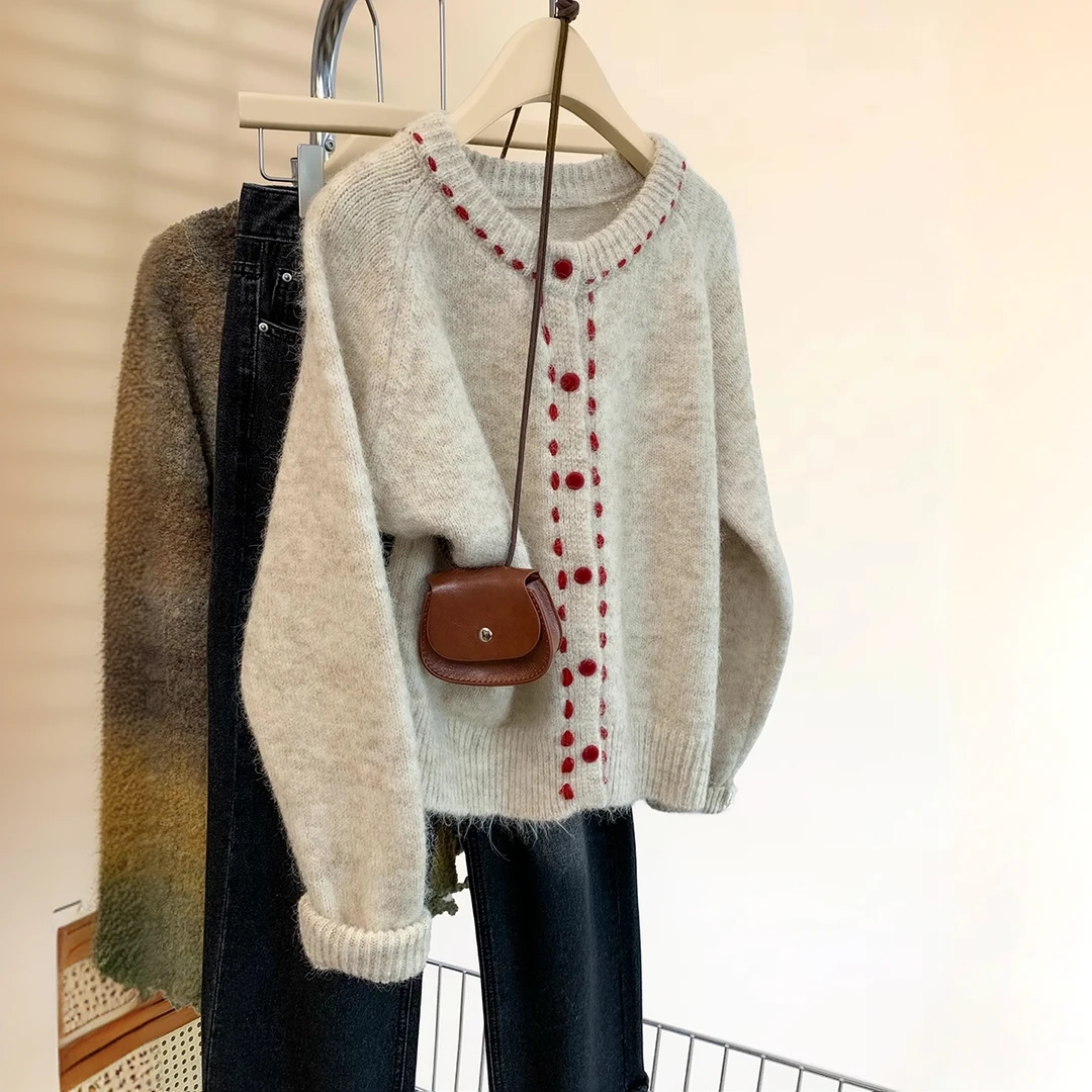 软糯加厚圆领毛衣外套女秋冬2025新款设计感外穿慵懒针织开衫上衣