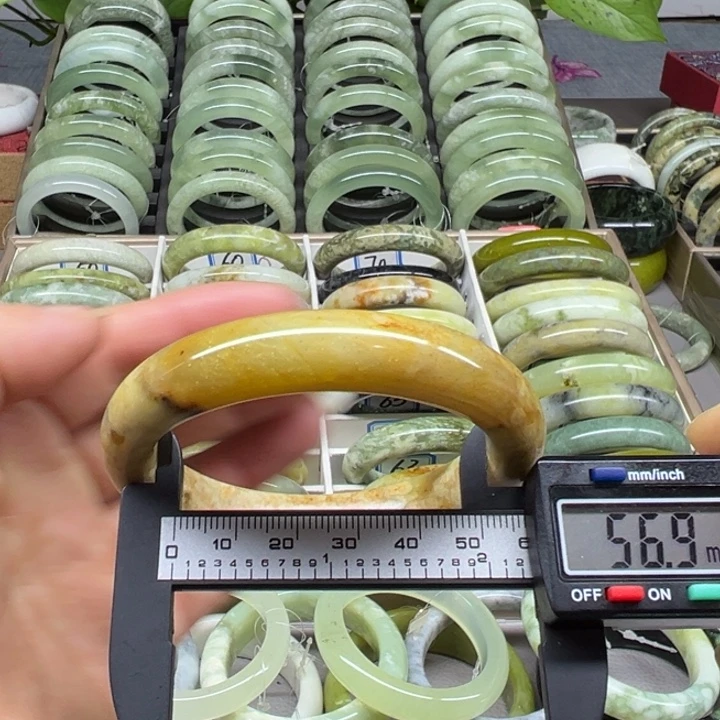 蛇纹石玉未镶嵌手镯64