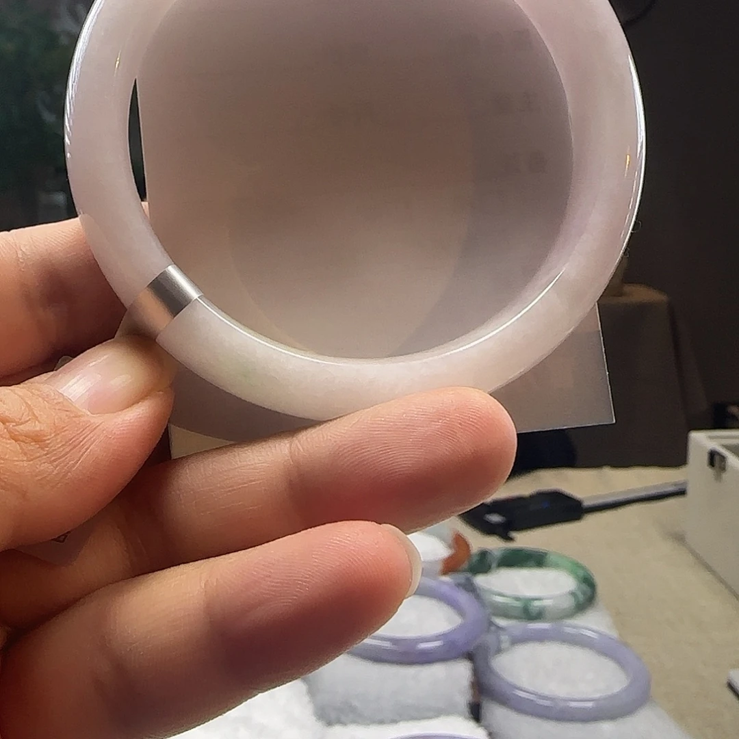 翡翠未镶嵌颈饰60浅粉翡翠手镯